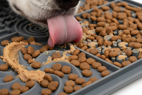 Silicone Dog Lick Mat with Suction Cups – Slow Feeder & Anxiety Relief Pad Square